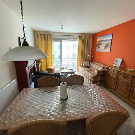 Apartment Stylish With A Swimming Pool By The Sea T129 Ostende